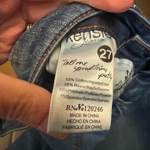 KENSIE "Tell Me Something Pretty"
Capri Jeans Size 27 Medium Wash Whiskers EUC - Picture 9 of 15